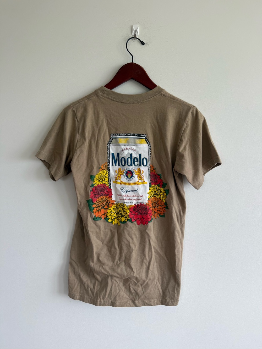 Modelo Tan Beer Shirt